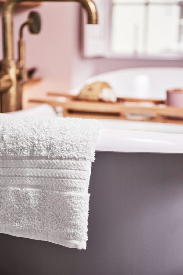 Soft Towel 600 GSM Cotton Towels Set, White (10 Pieces Bales) - Image 3